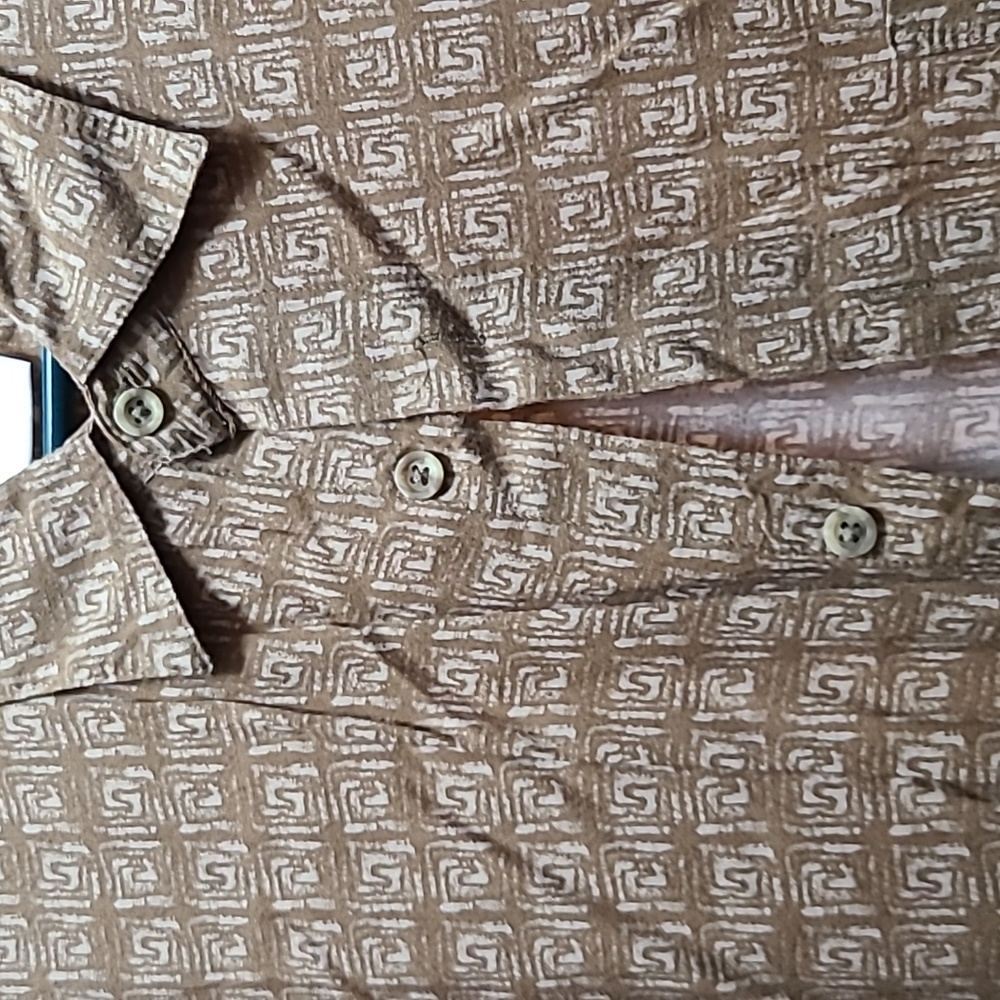 Men's Short Sleeve Button Down Shirt - Picture 4 of 6